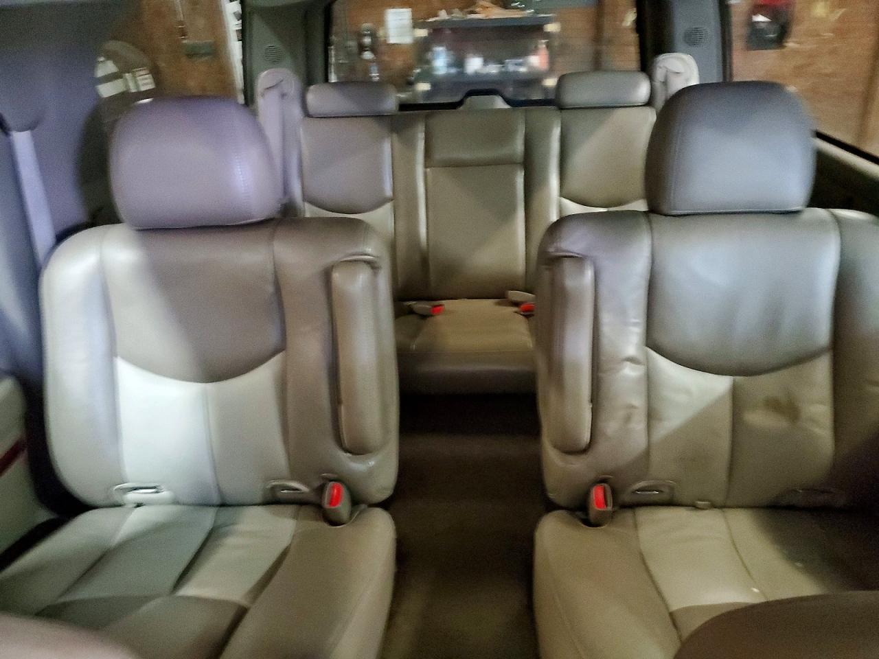 2004 GMC YUKON XL DENALI photo 26