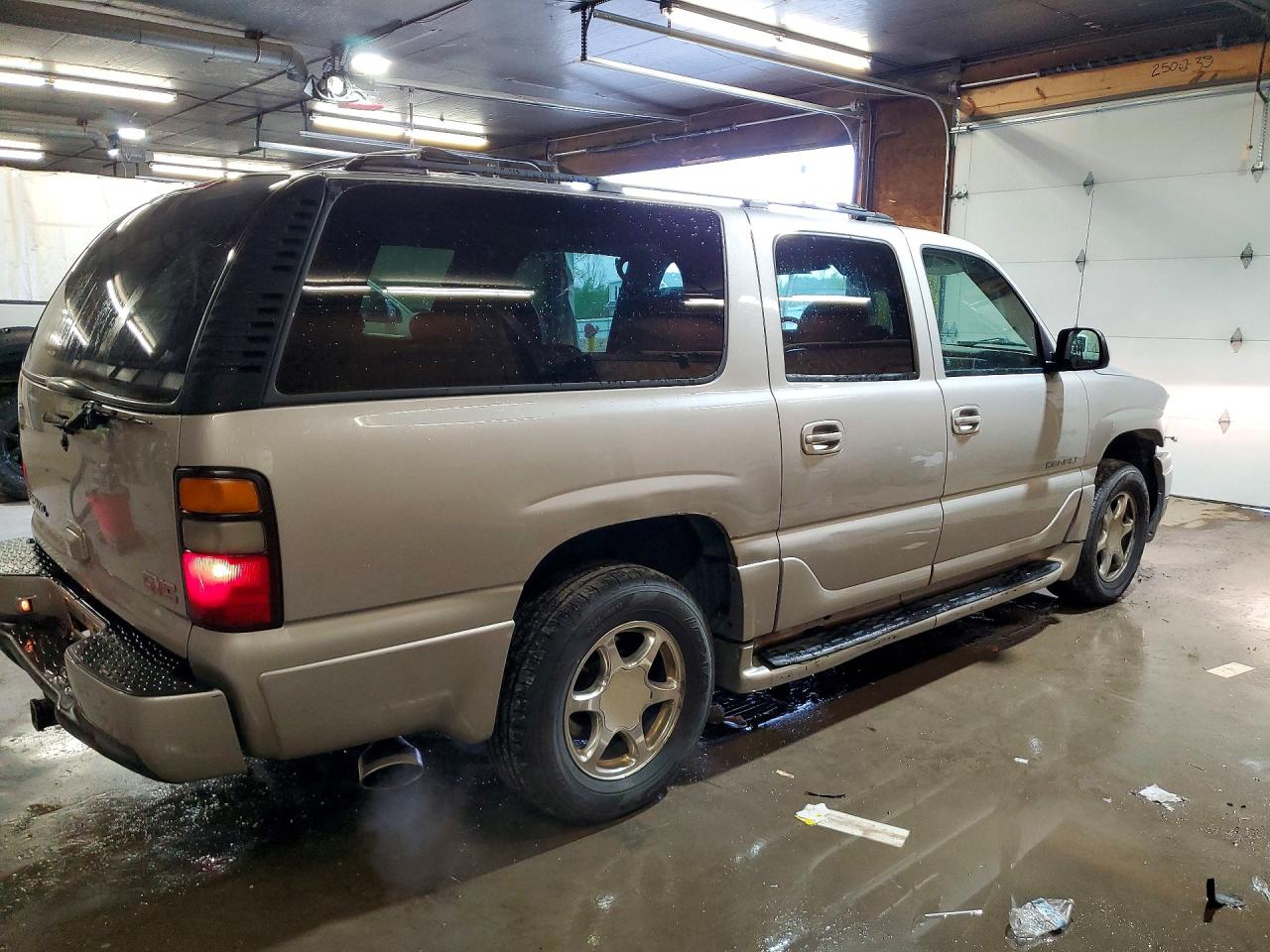 2004 GMC YUKON XL DENALI photo 7