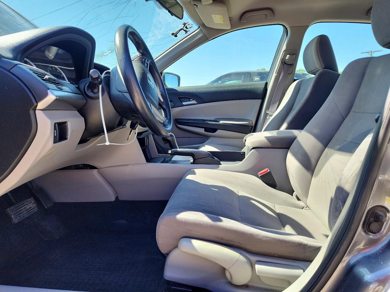 2012 HONDA ACCORD LX photo 19