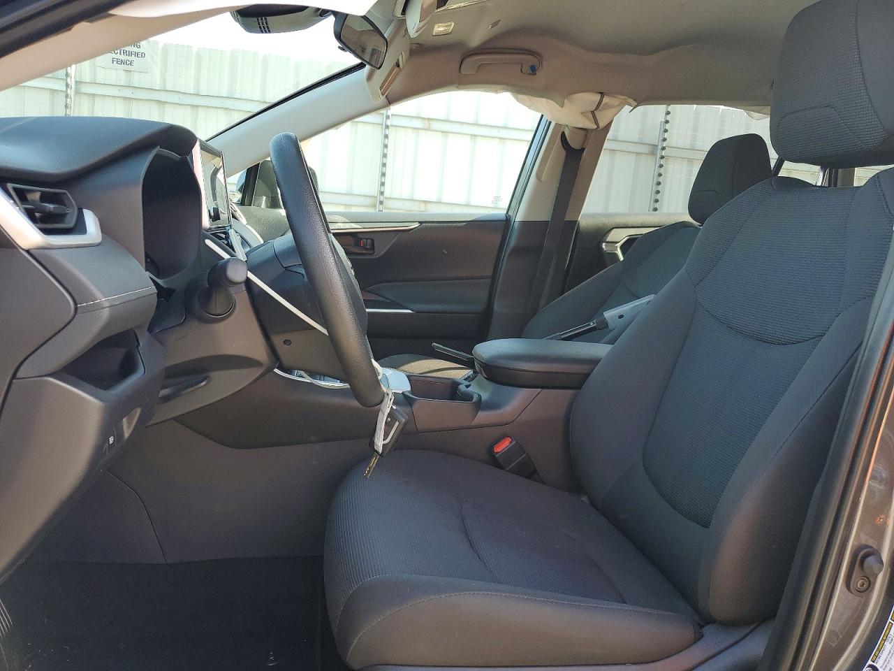 2025 TOYOTA RAV4 LE photo 19