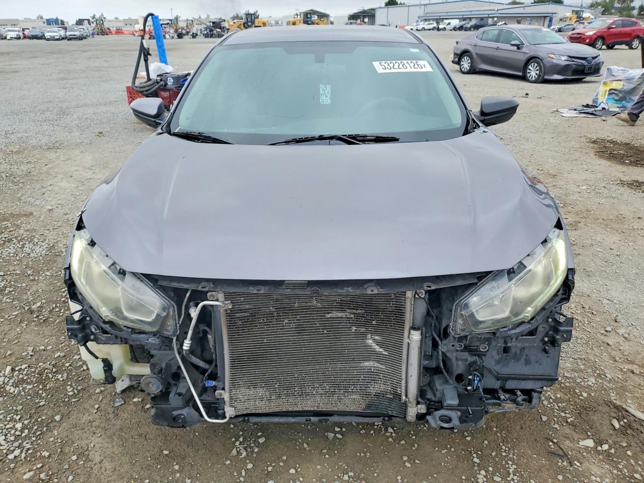 2016 HONDA CIVIC LX photo 9