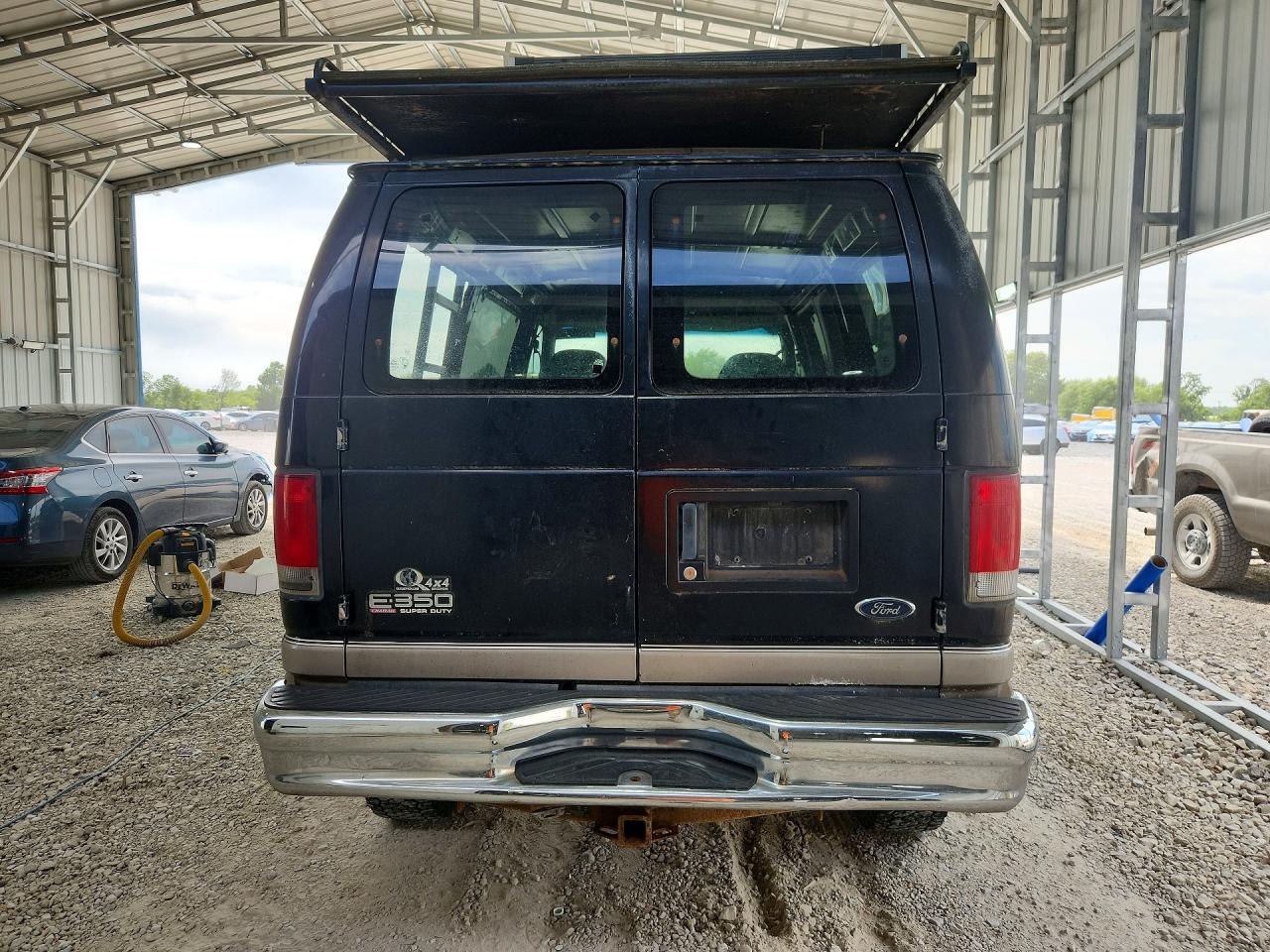 2001 FORD ECONOLINE E350 SUPER DUTY WAGON photo 16