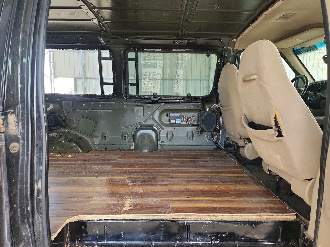 2001 FORD ECONOLINE E350 SUPER DUTY WAGON photo 31