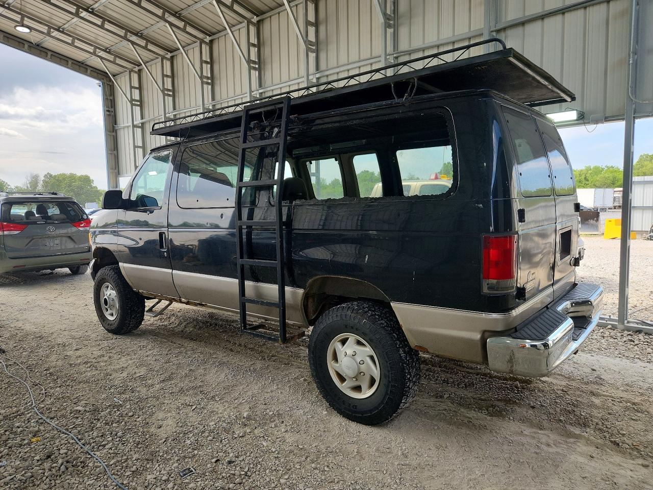 2001 FORD ECONOLINE E350 SUPER DUTY WAGON photo 4