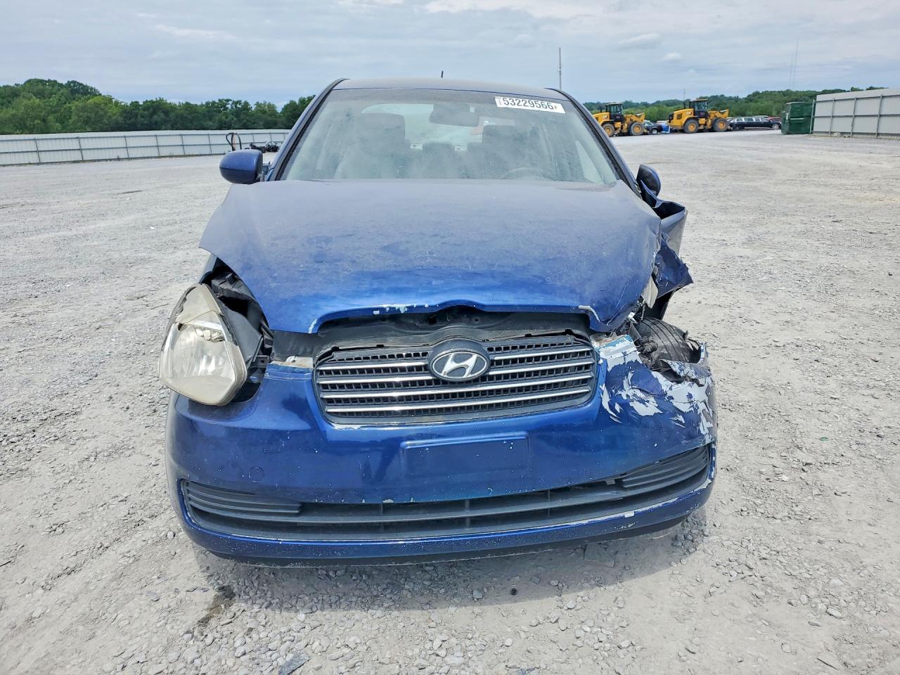 2010 HYUNDAI ACCENT GLS photo 5