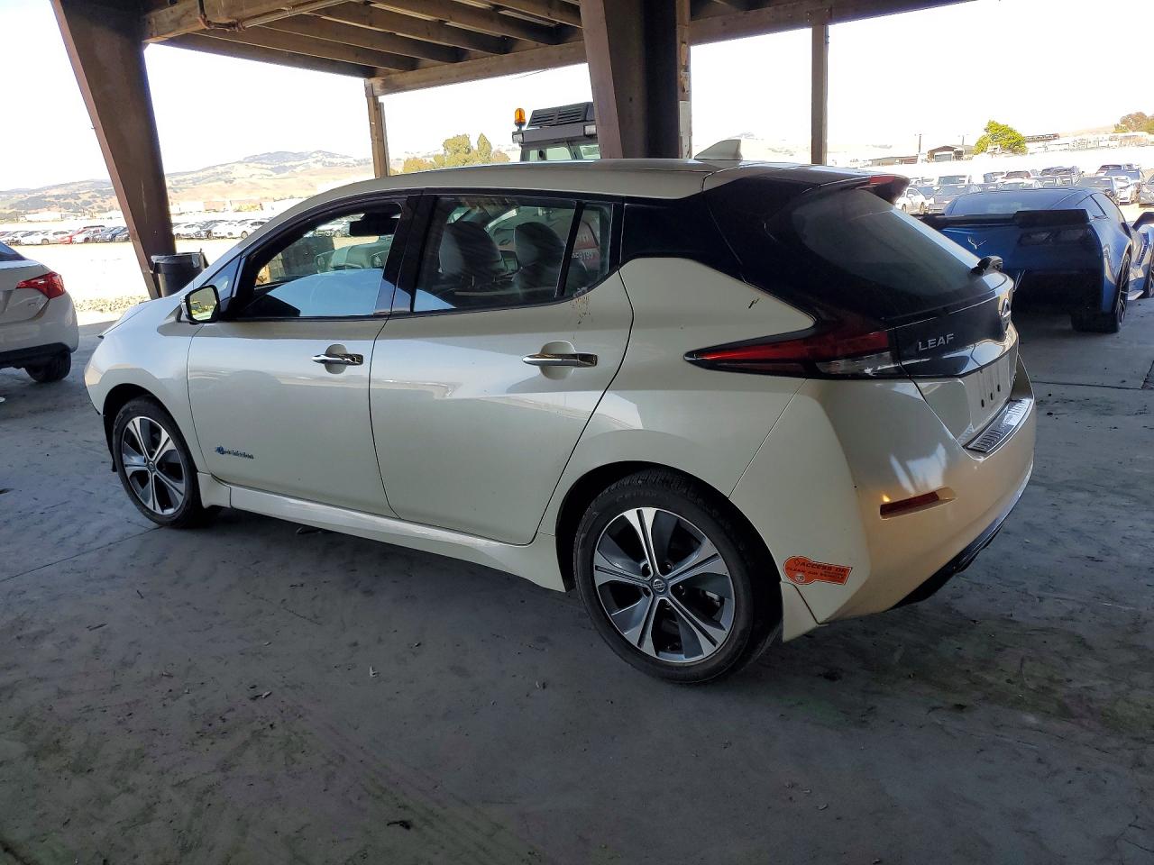 2019 NISSAN LEAF SL PLUS photo 2