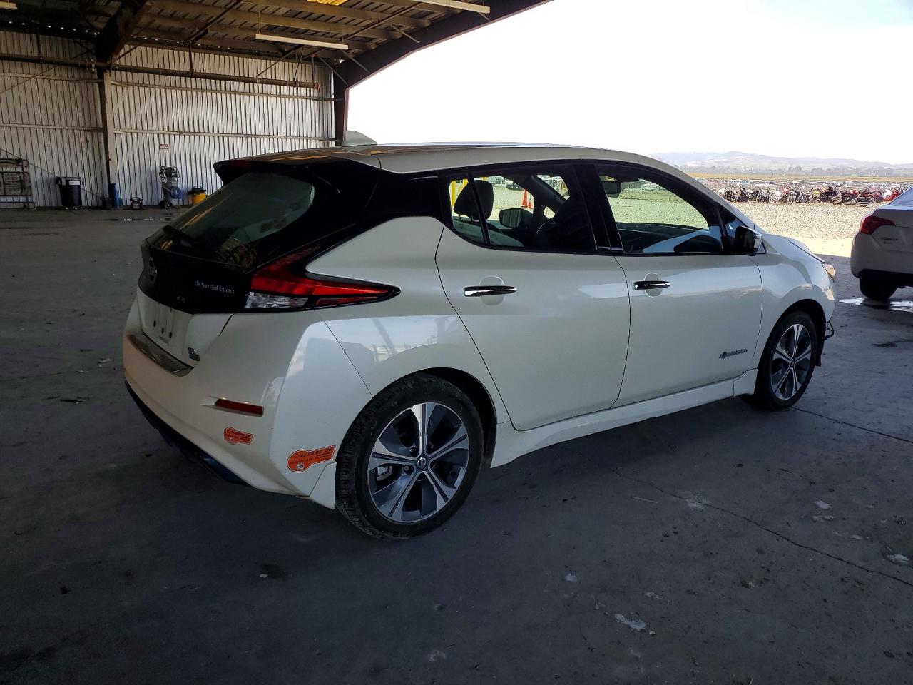 2019 NISSAN LEAF SL PLUS photo 3