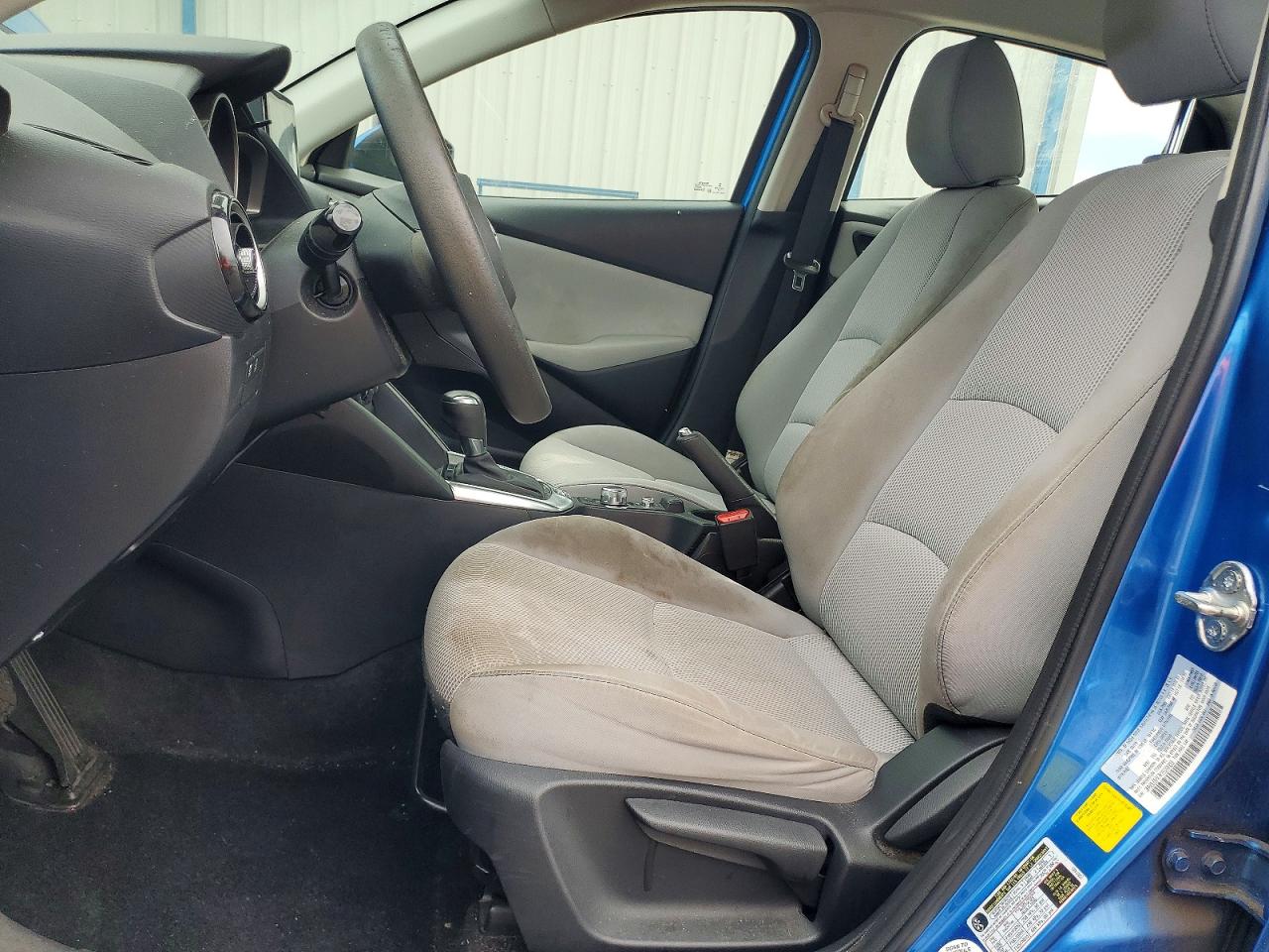 2019 TOYOTA YARIS LE photo 7
