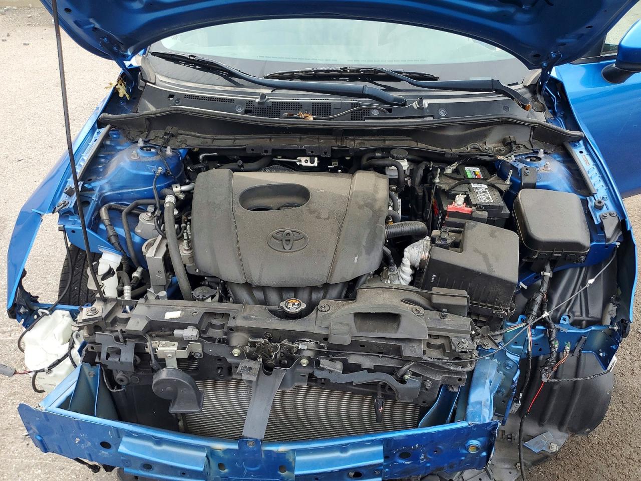 2019 TOYOTA YARIS LE photo 11