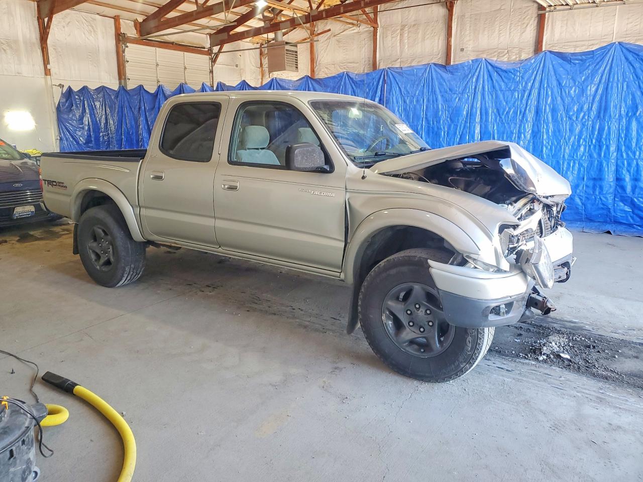 2002 TOYOTA TACOMA DOUBLE CAB photo 10