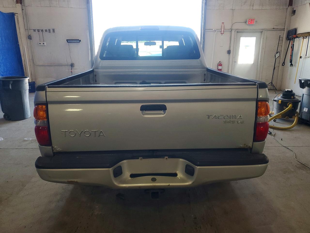 2002 TOYOTA TACOMA DOUBLE CAB photo 16