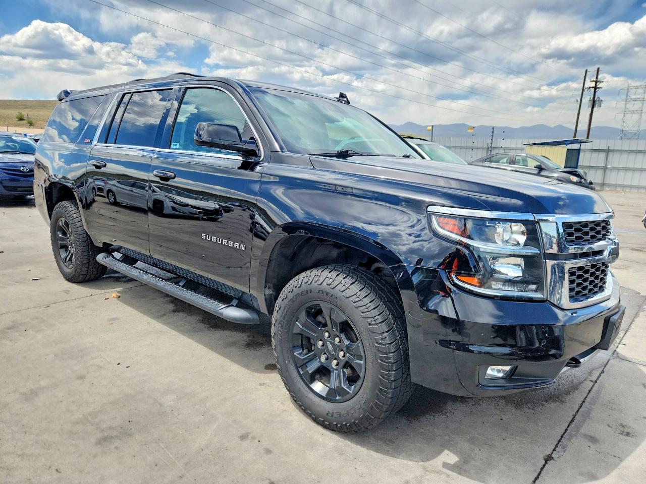 2018 CHEVROLET SUBURBAN K1500 LT photo 4