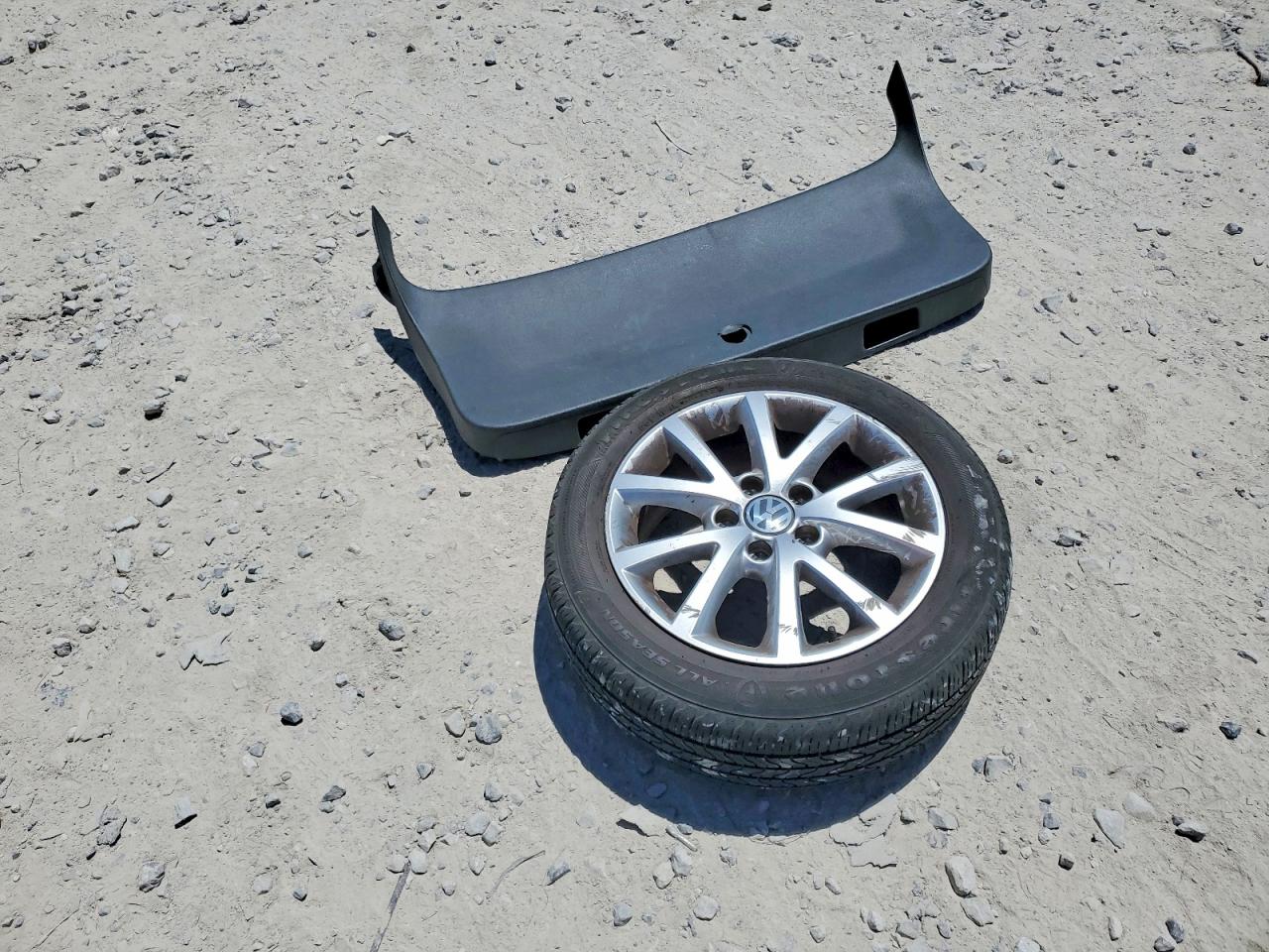 2013 VOLKSWAGEN JETTA S photo 37