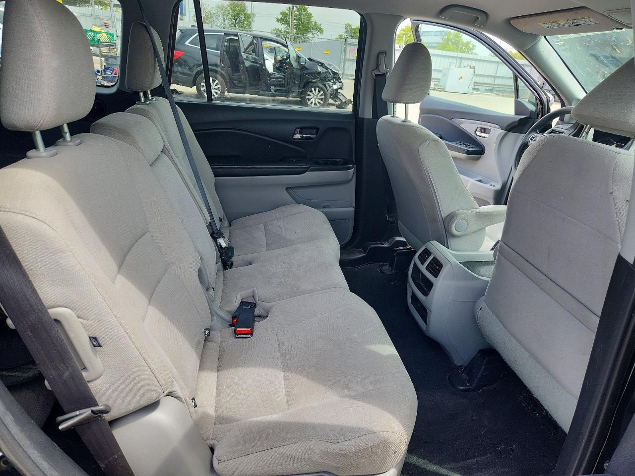 2016 HONDA PILOT LX photo 21
