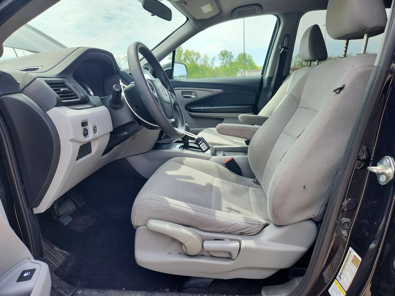 2016 HONDA PILOT LX photo 13