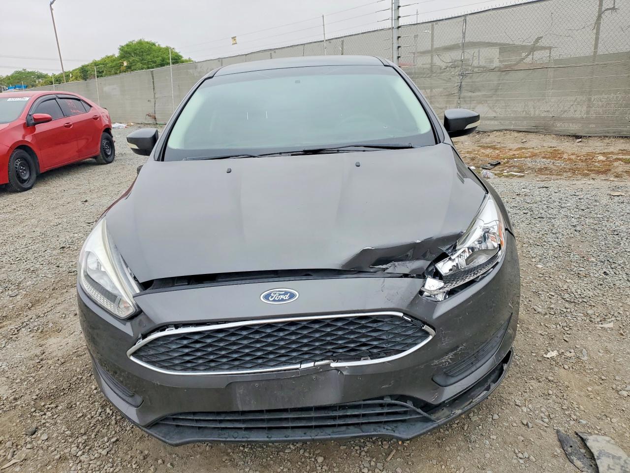 2017 FORD FOCUS SE photo 5