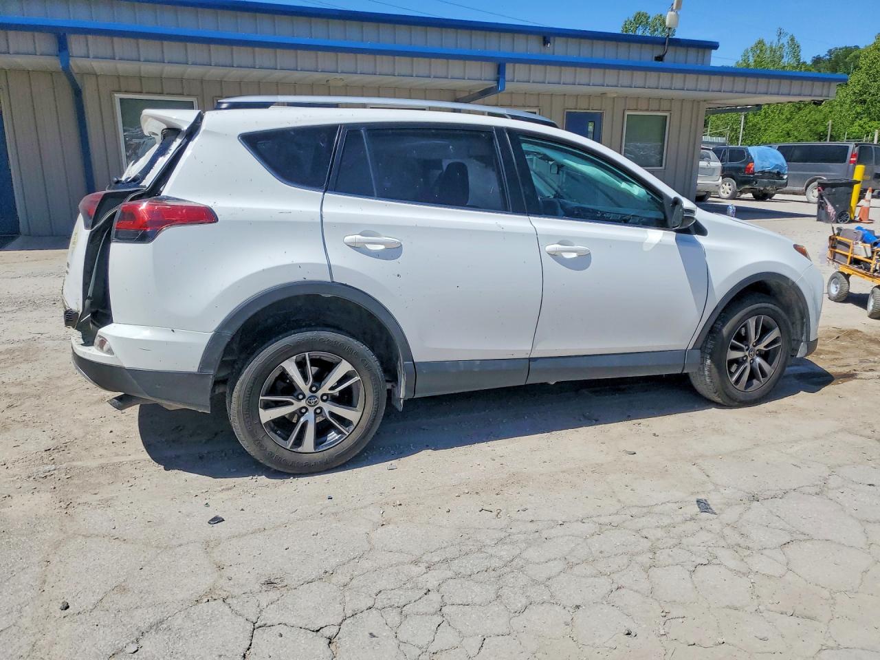 2016 TOYOTA RAV4 XLE photo 5