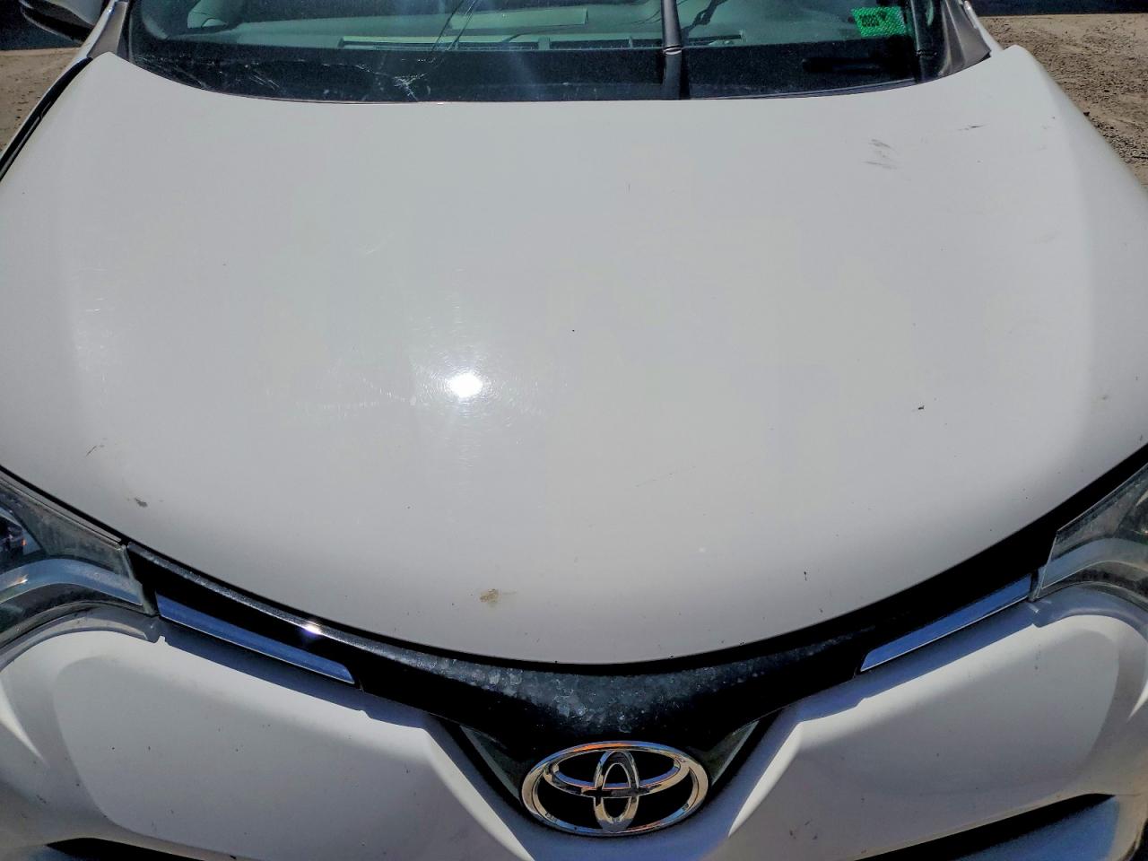2016 TOYOTA RAV4 XLE photo 23