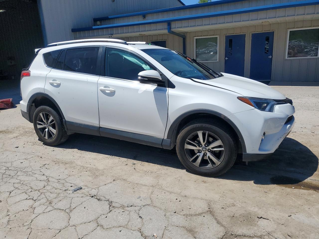 2016 TOYOTA RAV4 XLE photo 7