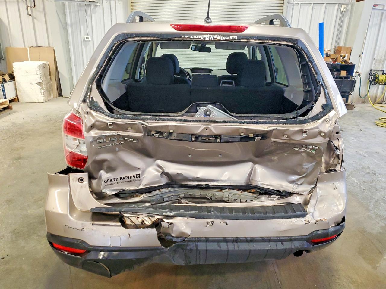 2015 SUBARU FORESTER photo 16
