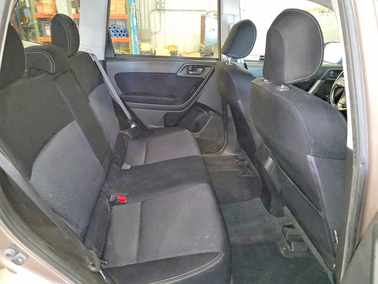 2015 SUBARU FORESTER photo 31