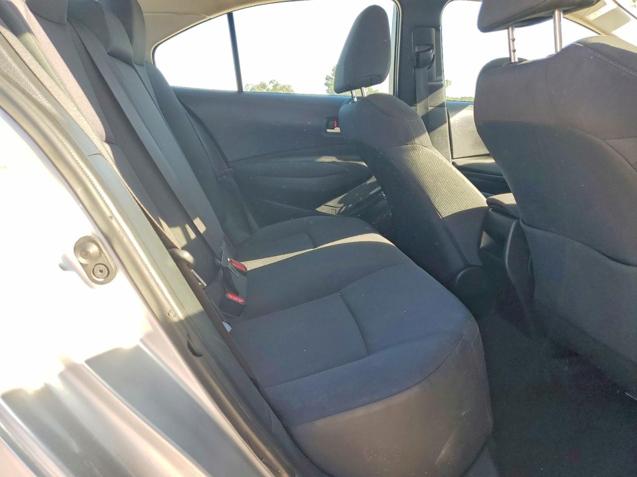 2021 TOYOTA COROLLA LE photo 10