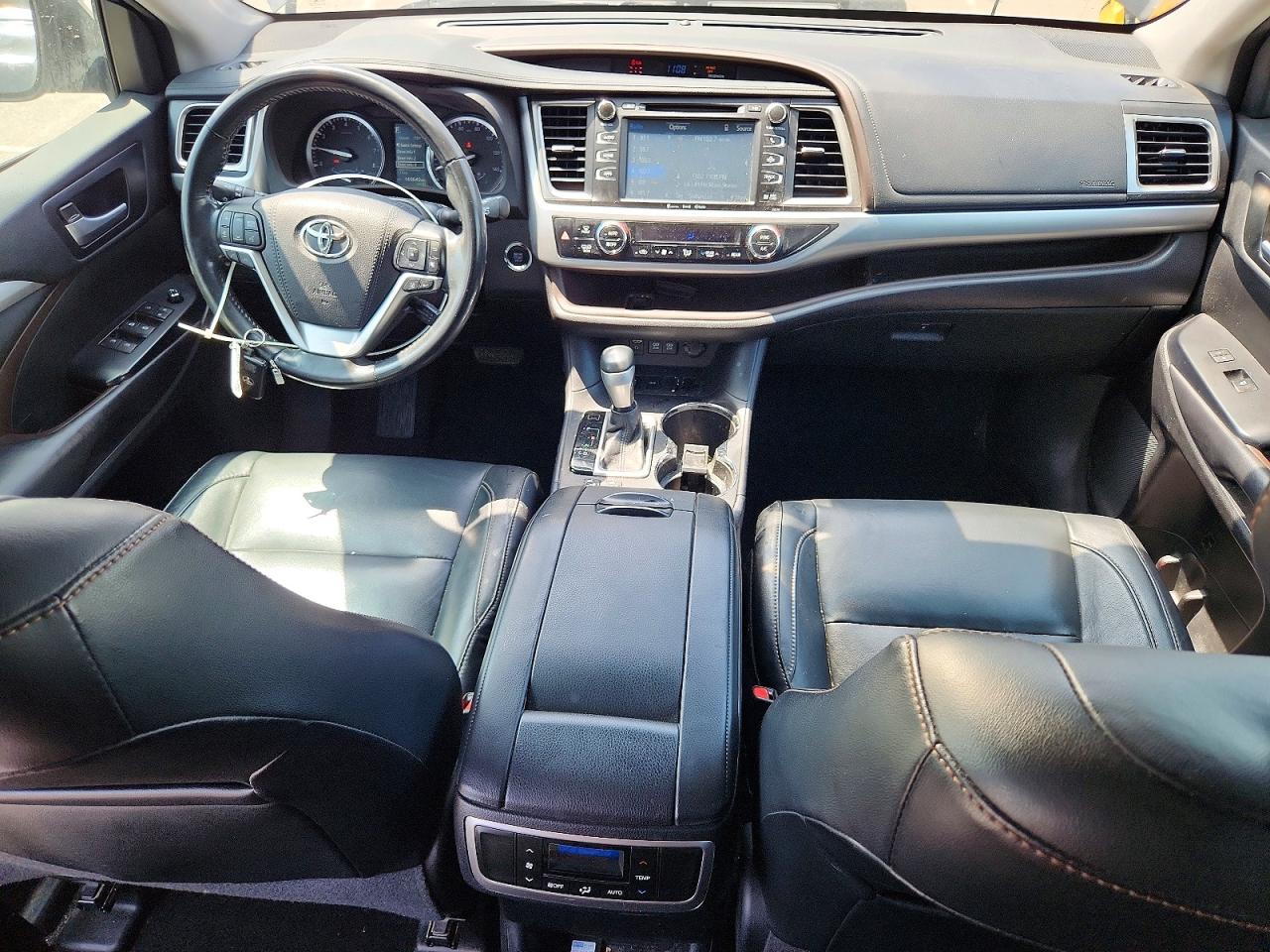 2017 TOYOTA HIGHLANDER XLE photo 15