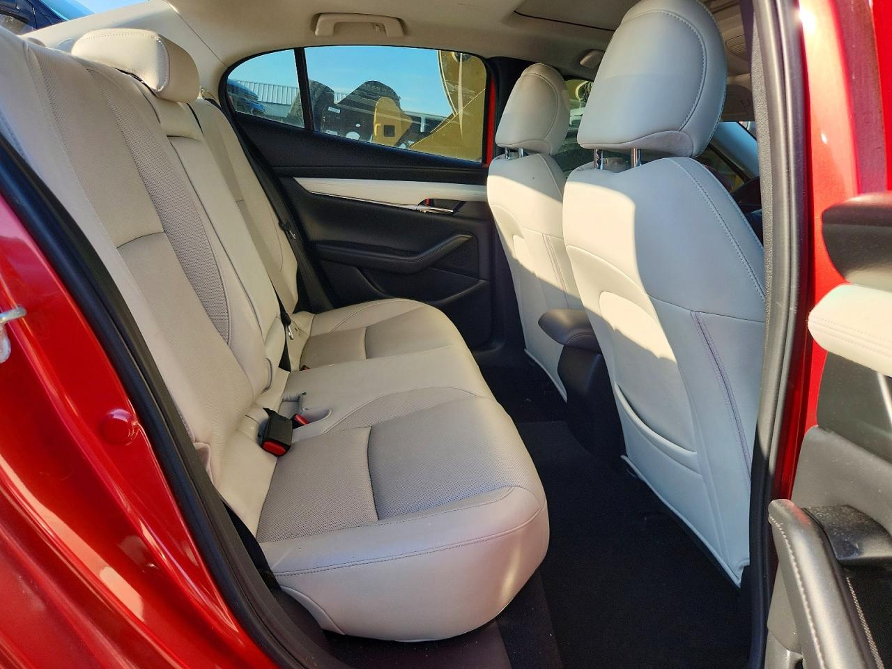 2019 MAZDA 3 PREMIUM photo 19