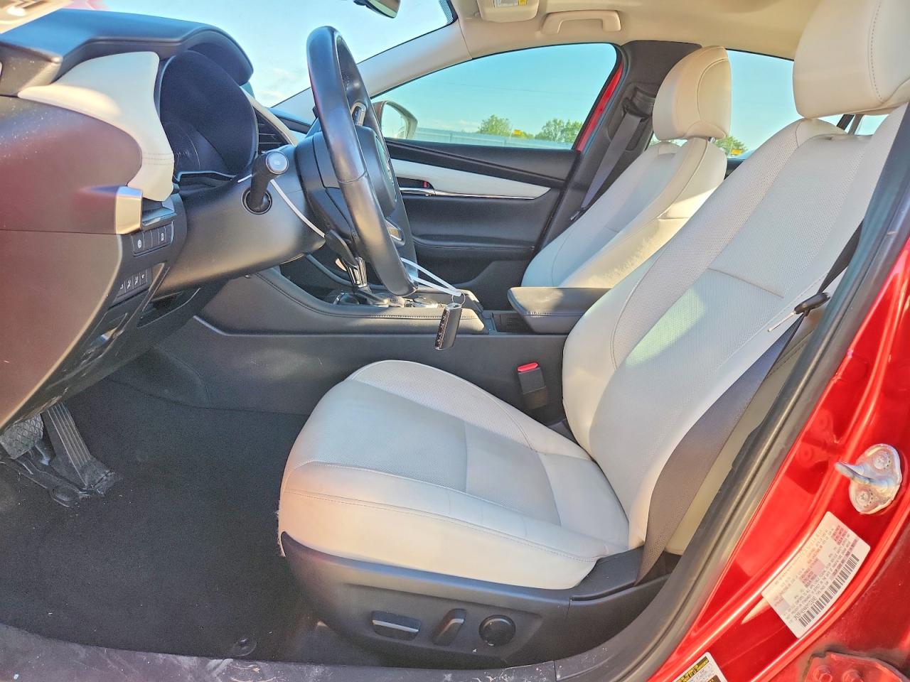 2019 MAZDA 3 PREMIUM photo 13