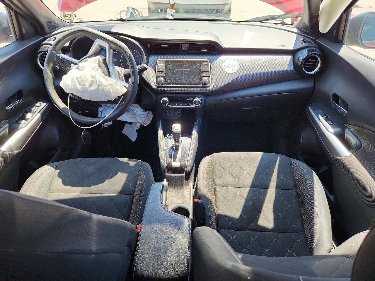 2020 NISSAN KICKS SV photo 15