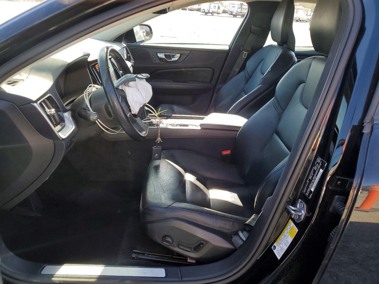 2020 VOLVO S60 T6 MOMENTUM photo 19