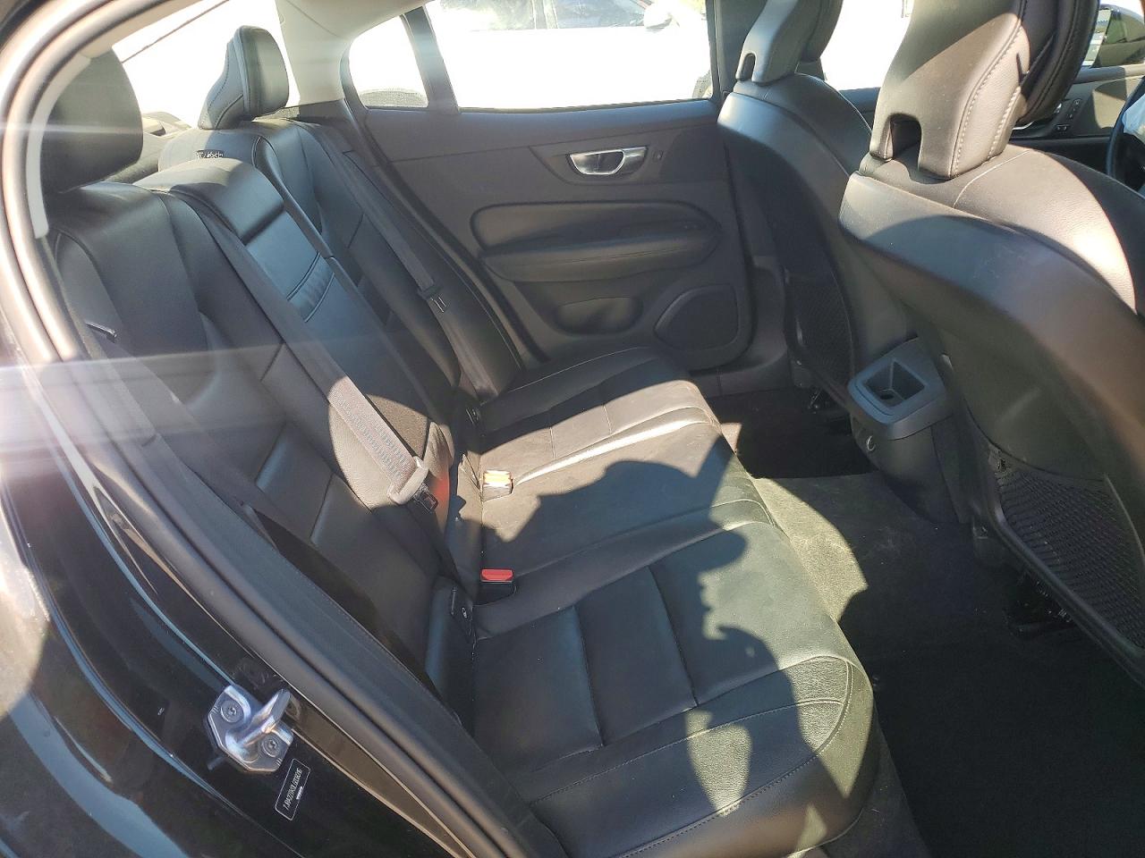 2020 VOLVO S60 T6 MOMENTUM photo 28