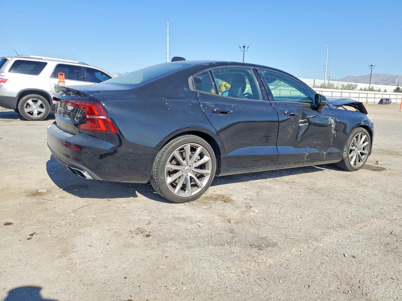 2020 VOLVO S60 T6 MOMENTUM photo 7