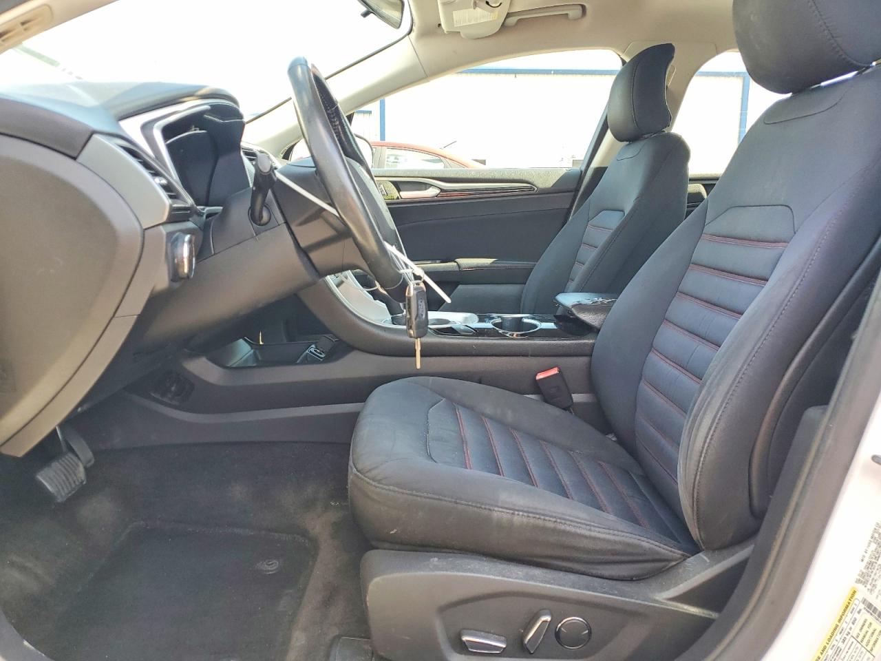 2016 FORD FUSION SE photo 13