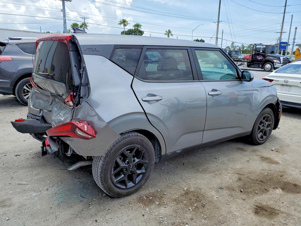 2022 KIA SOUL LX photo 5