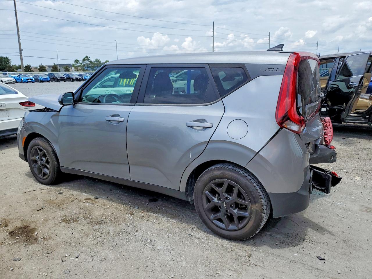 2022 KIA SOUL LX photo 3