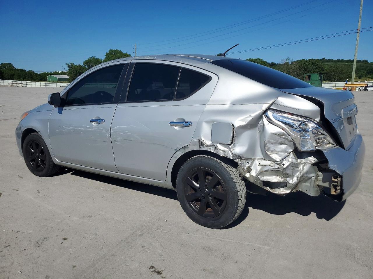 2012 NISSAN VERSA 1.6 S photo 3