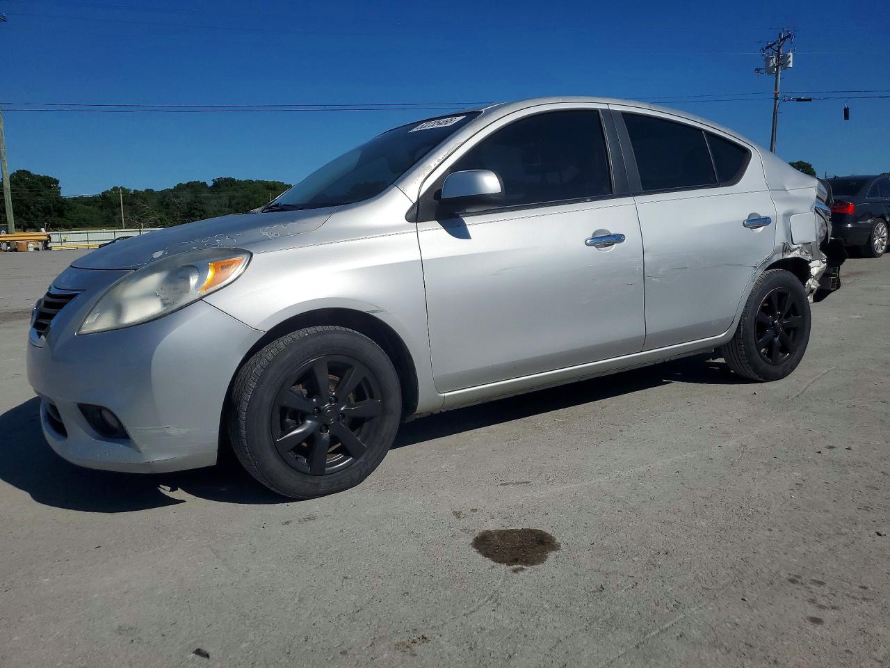2012 NISSAN VERSA