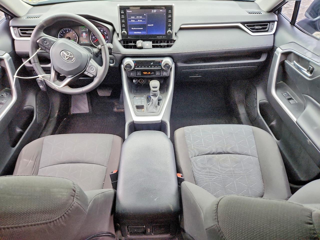 2022 TOYOTA RAV4 XLE photo 8