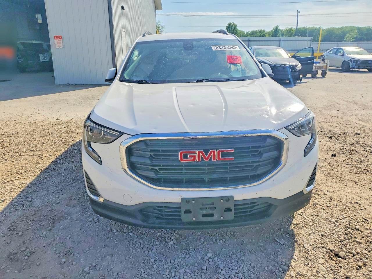 2020 GMC TERRAIN SLE photo 13