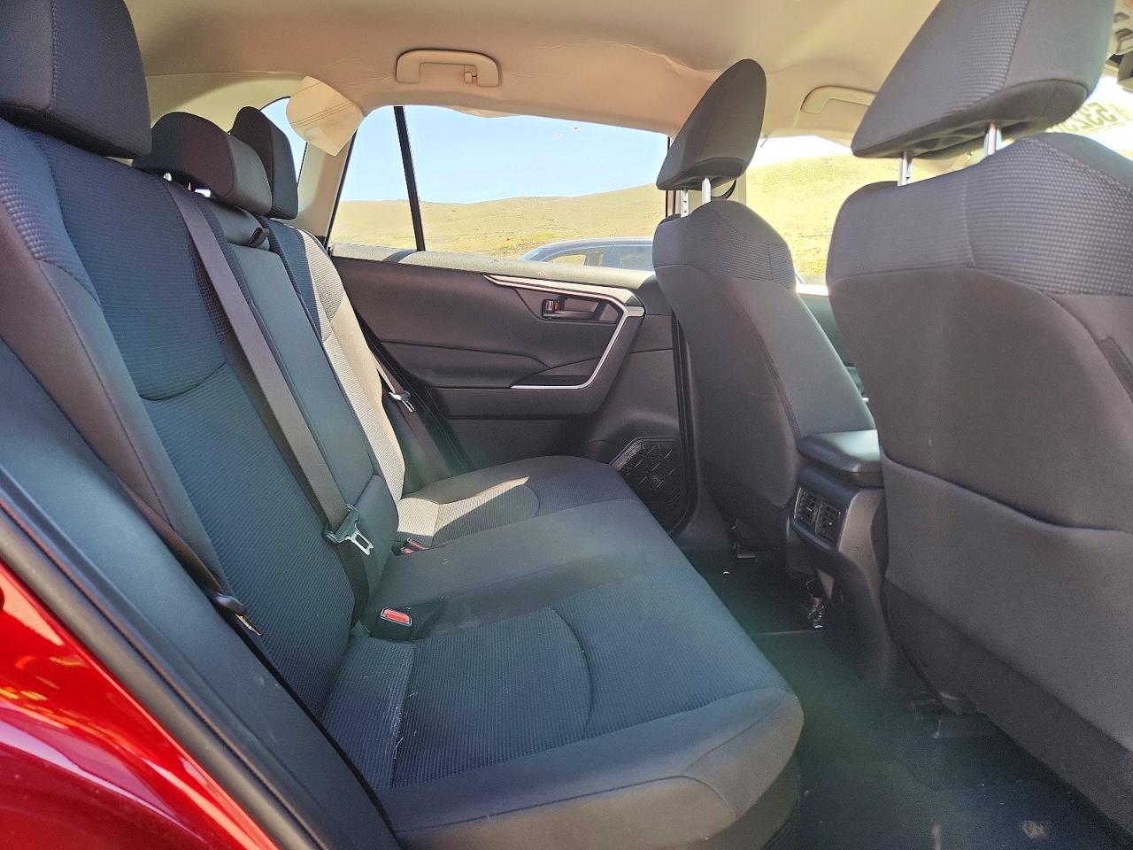 2019 TOYOTA RAV4 LE photo 21