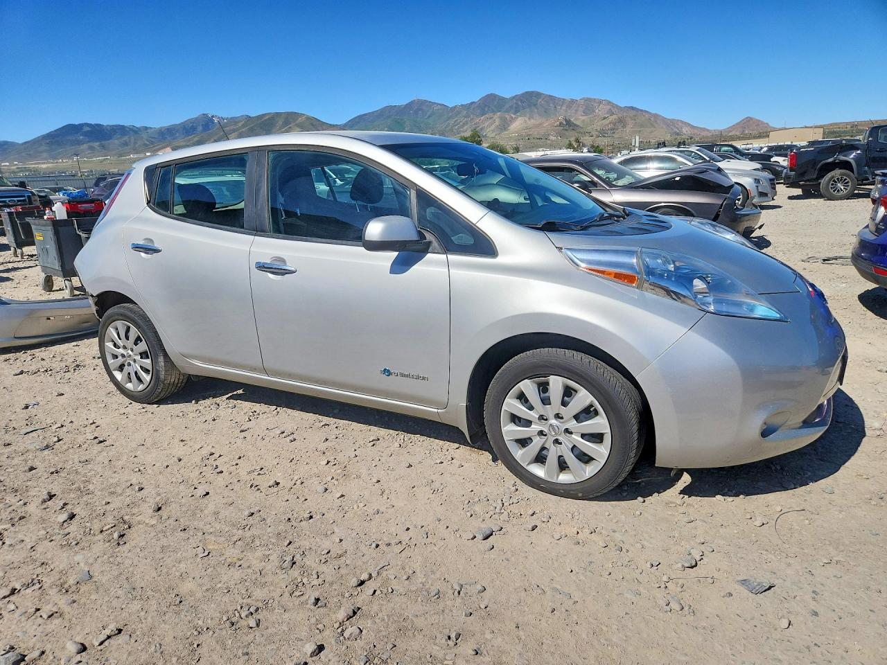 2017 NISSAN LEAF S photo 7