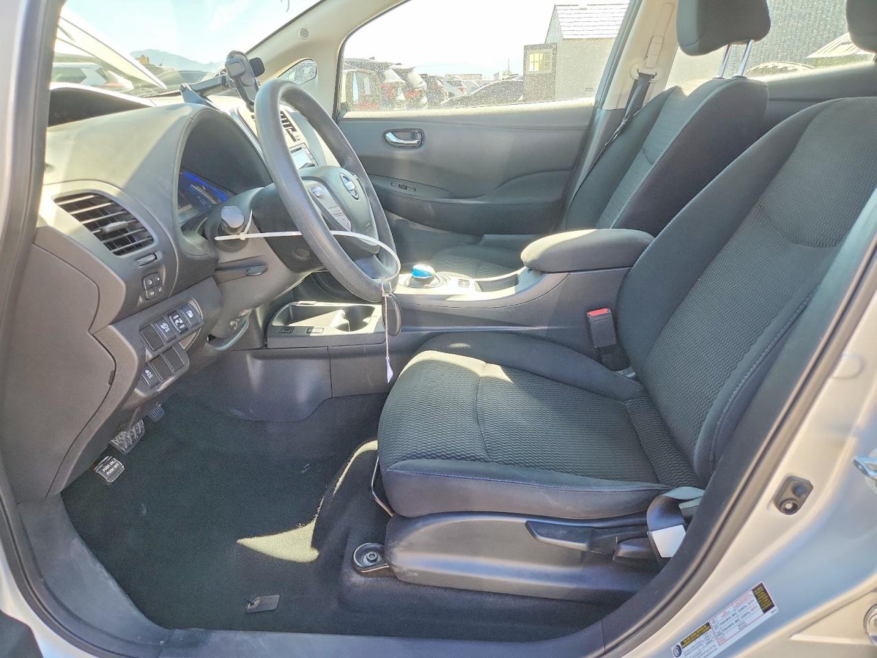 2017 NISSAN LEAF S photo 13