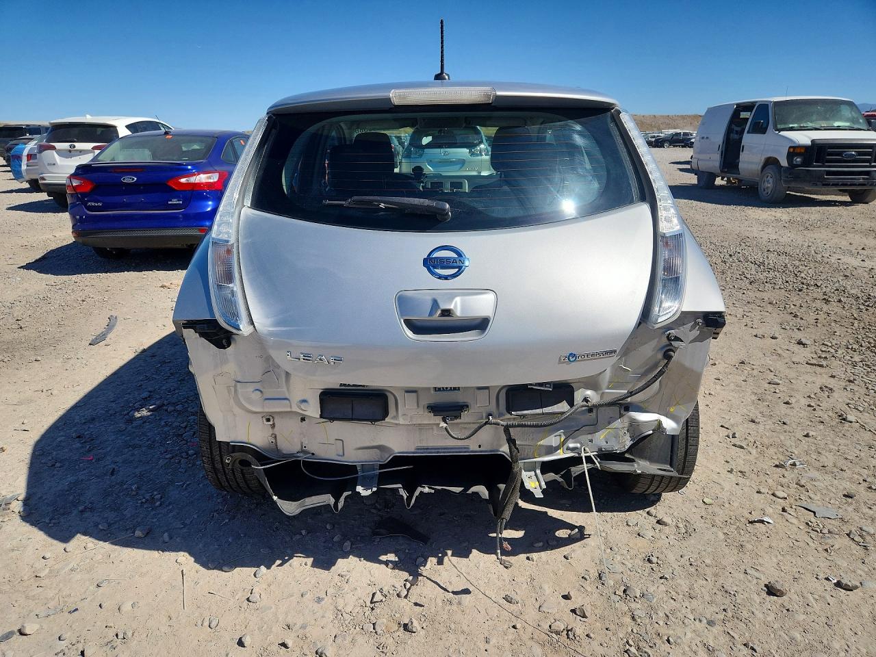 2017 NISSAN LEAF S photo 11