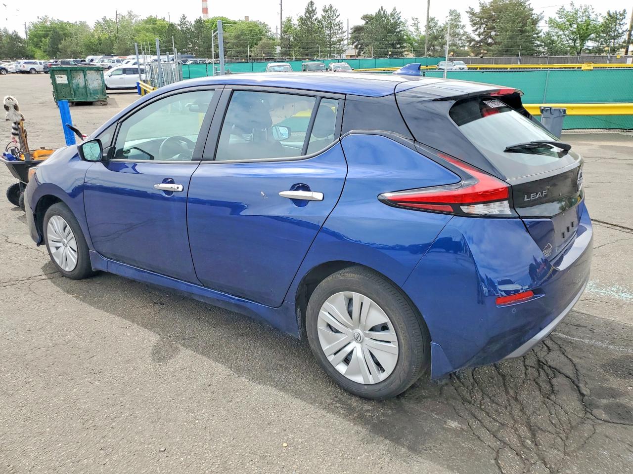 2025 NISSAN LEAF S photo 3