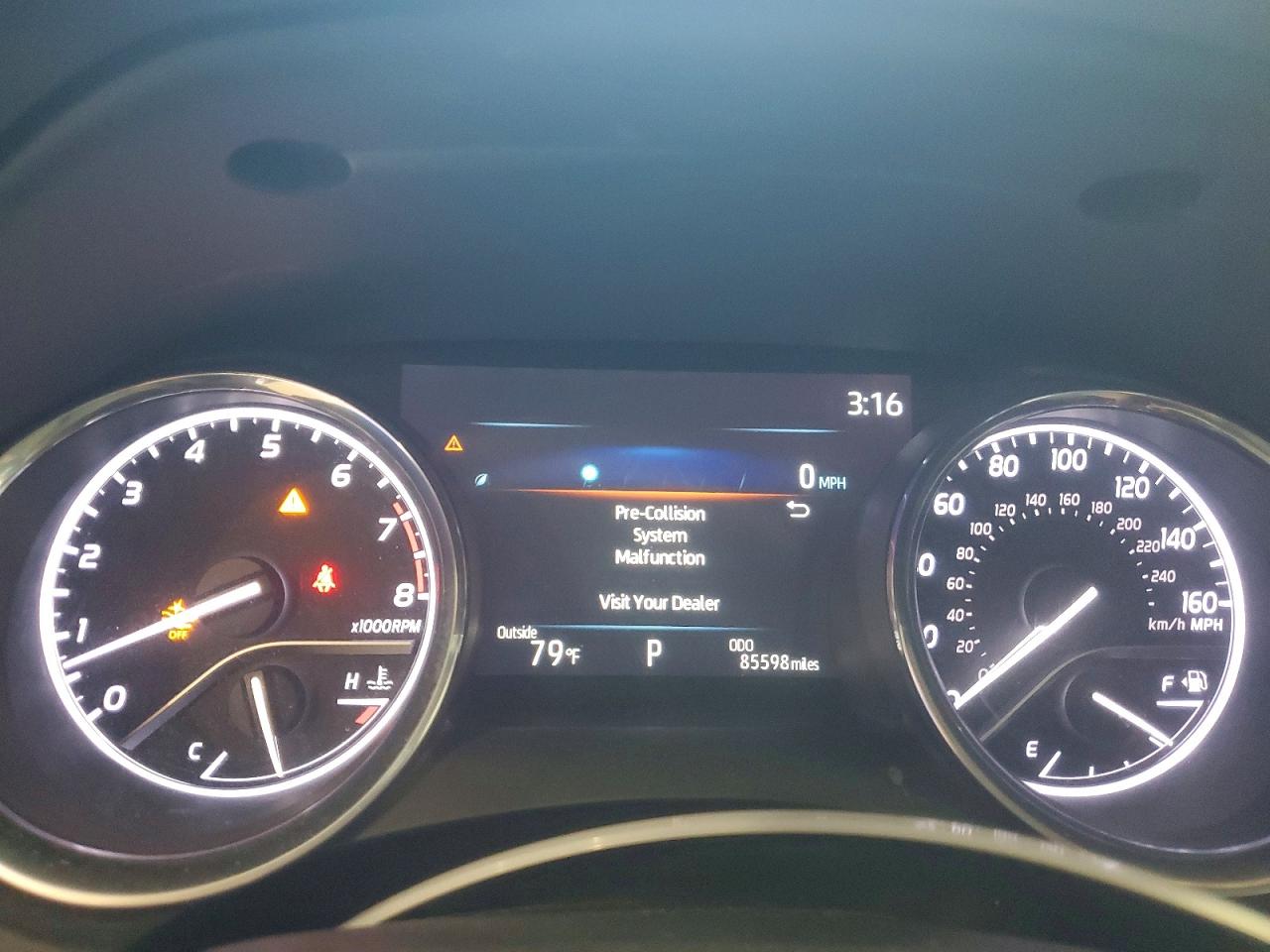 2020 TOYOTA CAMRY LE photo 25