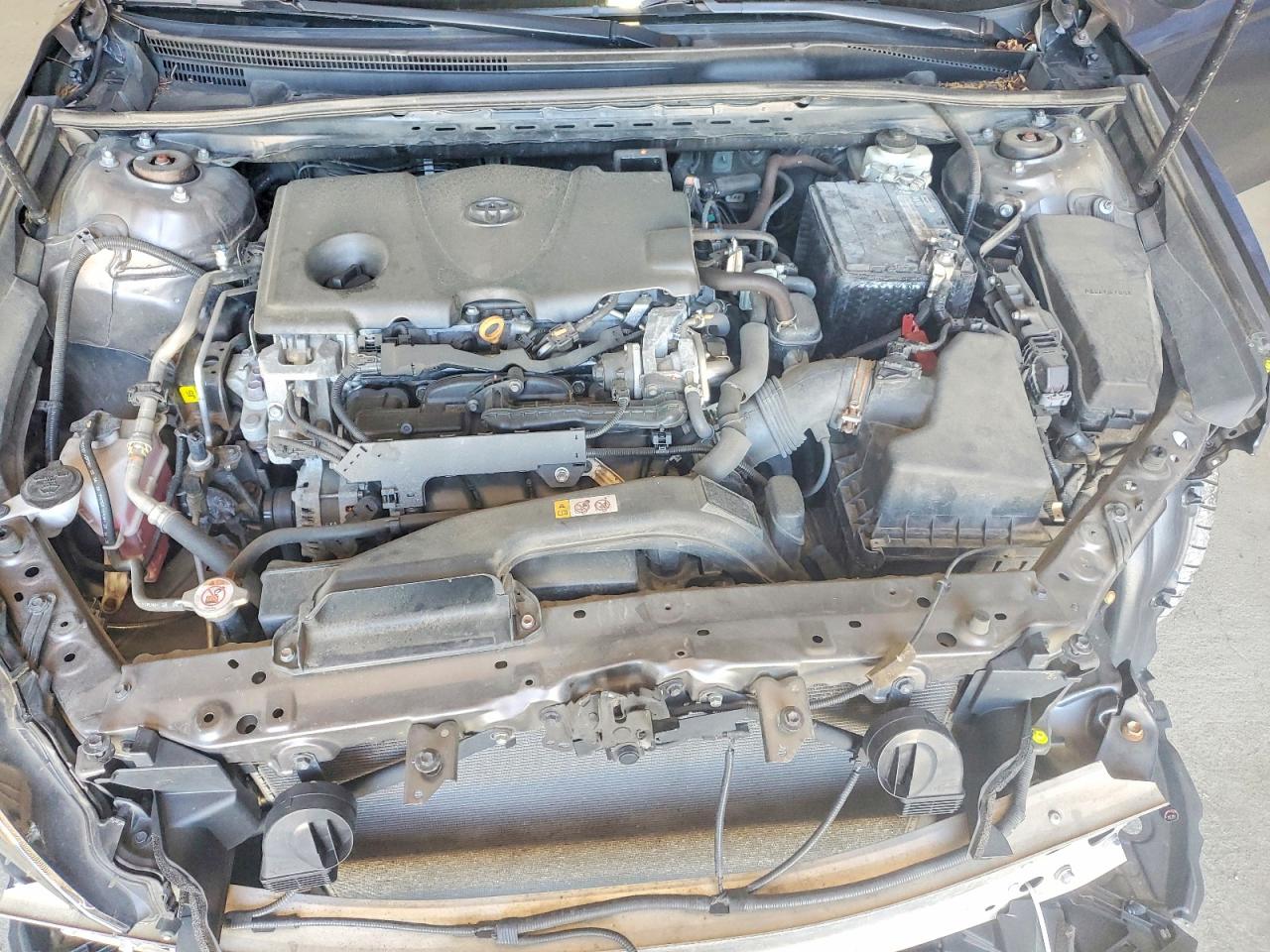 2020 TOYOTA CAMRY LE photo 31