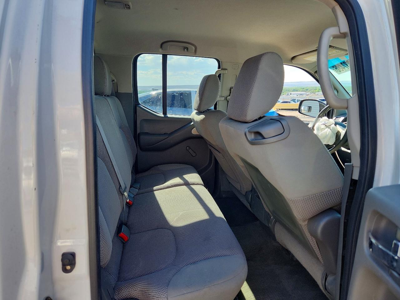 2011 NISSAN FRONTIER S photo 19