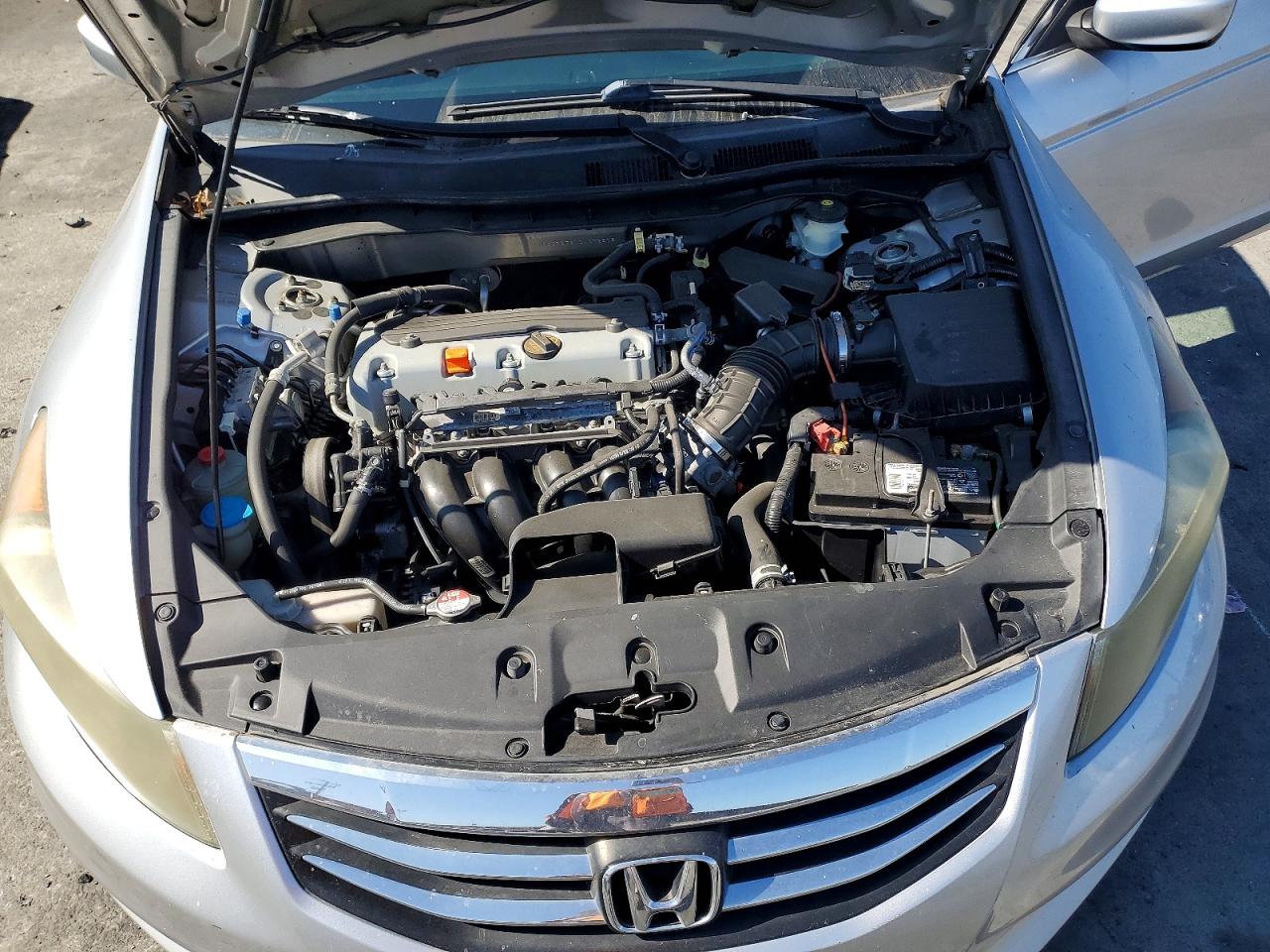 2012 HONDA ACCORD LX photo 21