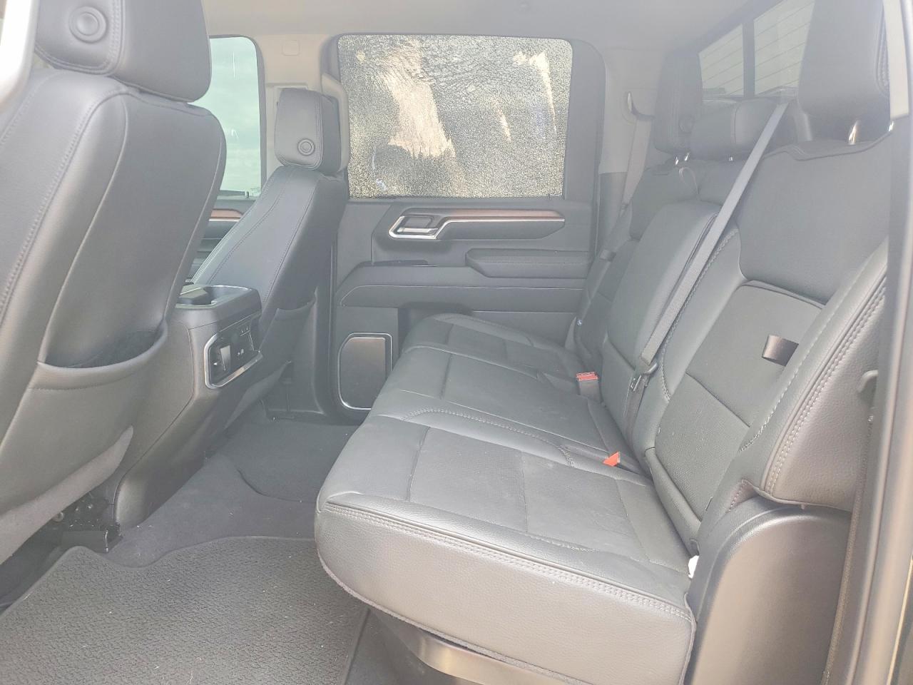 2025 GMC SIERRA K3500 DENALI photo 21